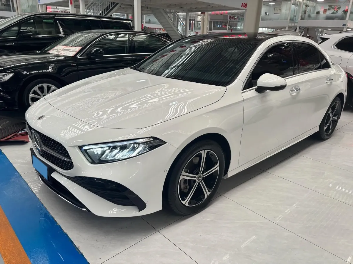 2024 Mercedes-Benz A Class 1.3T 163HP L4 7DCT,autocango,china used car exporter,china ev exporter,chinese used car exporter,chinese used ev exporter