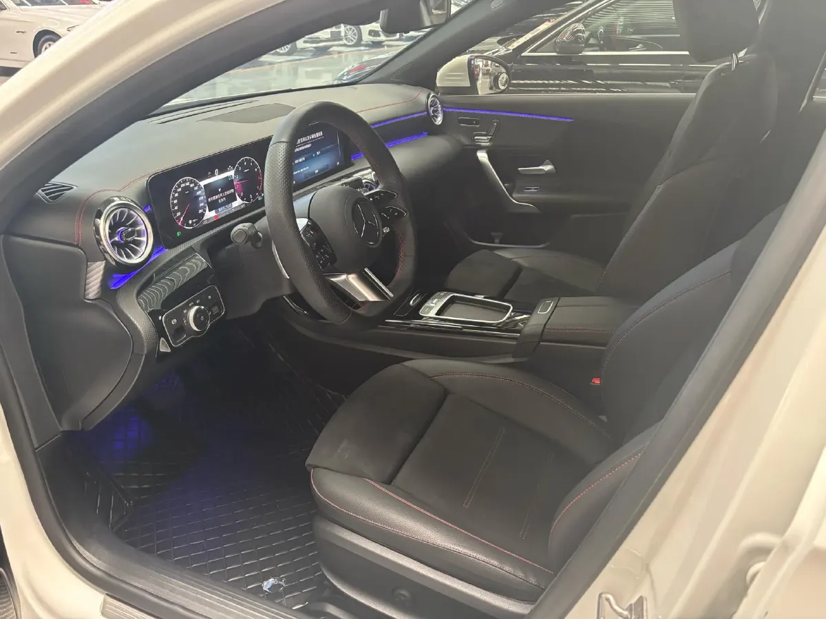 2024 Mercedes-Benz A Class 1.3T 163HP L4 7DCT,autocango,china used car exporter,china ev exporter,chinese used car exporter,chinese used ev exporter