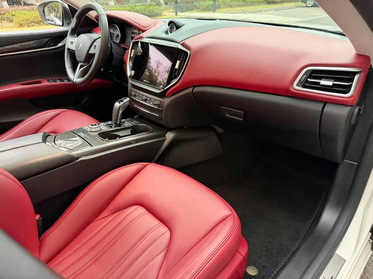 2022 Audi Q7 2.0T 245HP L4 8AT,autocango,china used car exporter,china ev exporter,chinese used car exporter,chinese used ev exporter