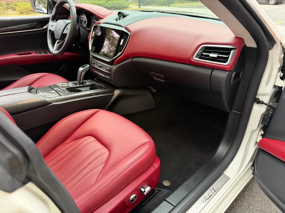 2022 Audi Q7 2.0T 245HP L4 8AT,autocango,china used car exporter,china ev exporter,chinese used car exporter,chinese used ev exporter