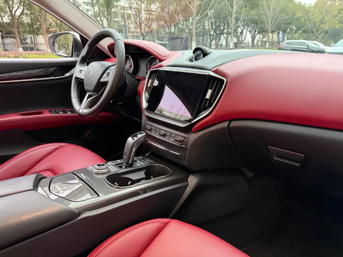 2022 Audi Q7 2.0T 245HP L4 8AT,autocango,china used car exporter,china ev exporter,chinese used car exporter,chinese used ev exporter