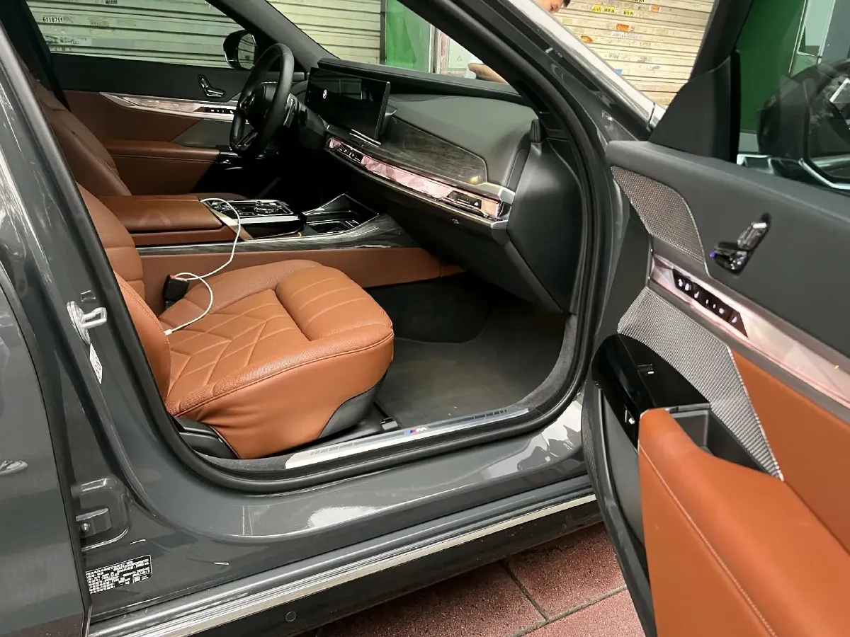 2023 BMW 7 Series 3.0T 381HP L6 8AT,autocango,china used car exporter,china ev exporter,chinese used car exporter,chinese used ev exporter