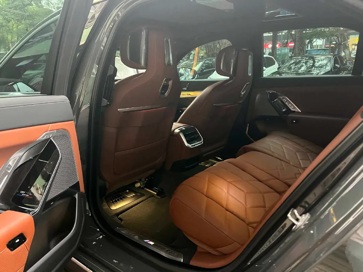 2023 BMW 7 Series 3.0T 381HP L6 8AT,autocango,china used car exporter,china ev exporter,chinese used car exporter,chinese used ev exporter