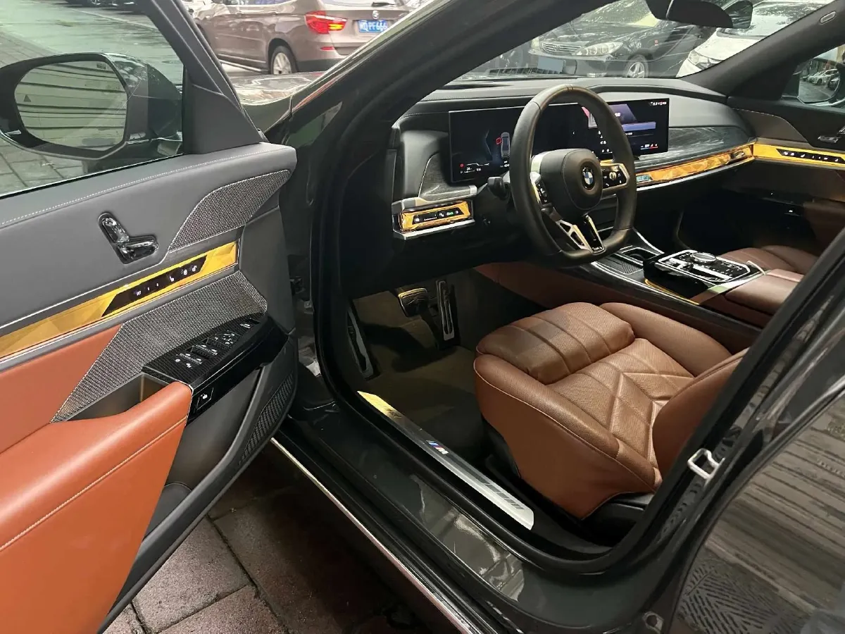 2023 BMW 7 Series 3.0T 381HP L6 8AT,autocango,china used car exporter,china ev exporter,chinese used car exporter,chinese used ev exporter