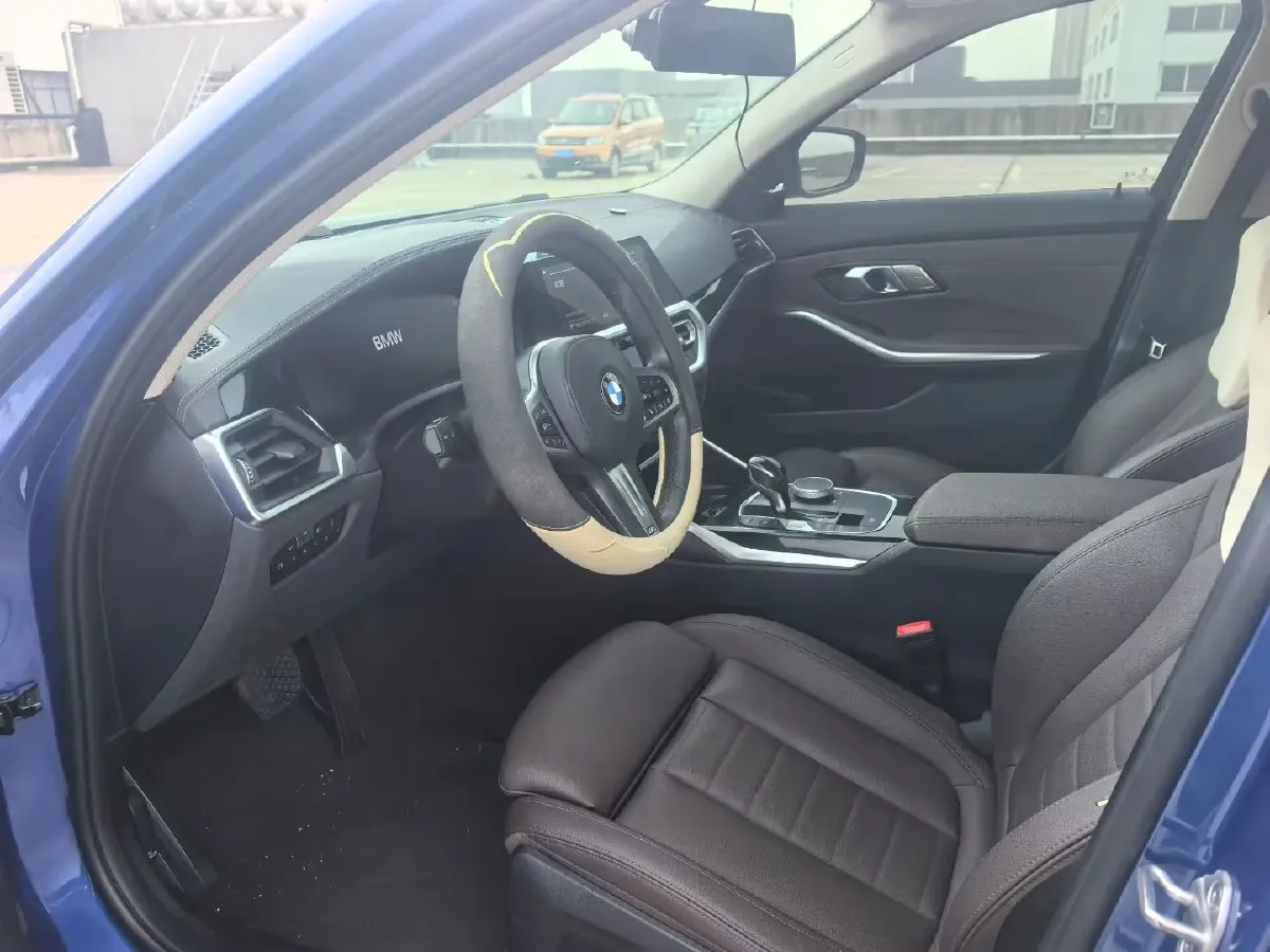 2021 BMW 3 Series 2.0T 156HP L4 8AT,autocango,china used car exporter,china ev exporter,chinese used car exporter,chinese used ev exporter