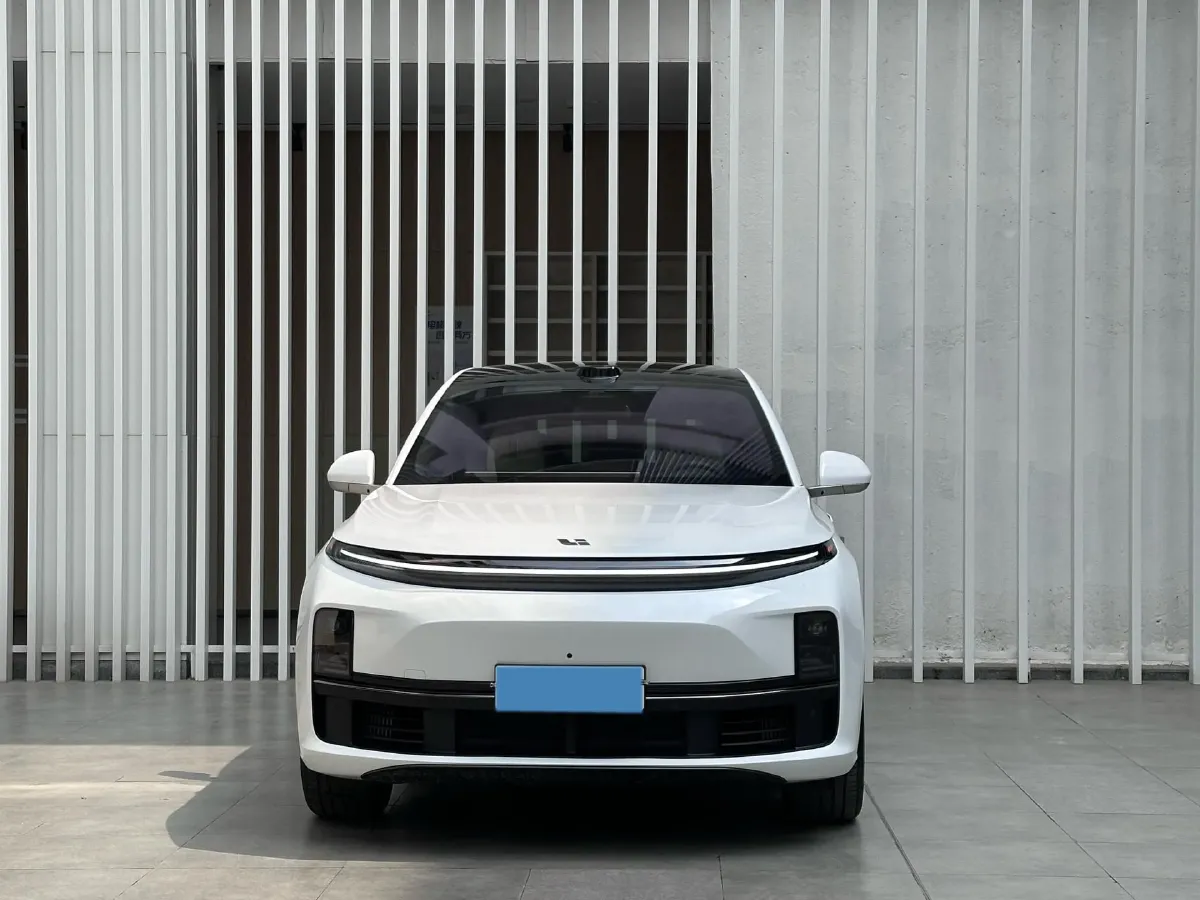 2025 Li L7 Range Extended 154HP REEV,autocango,china used car exporter,china ev exporter,chinese used car exporter,chinese used ev exporter