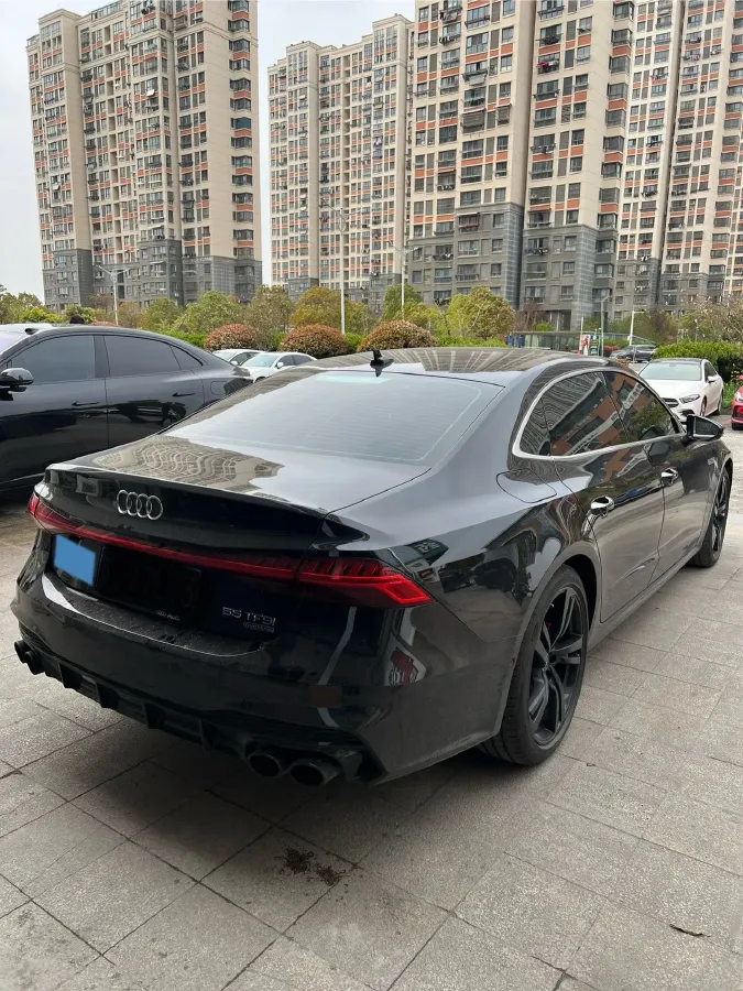 2024 Audi A7L 2.0T 245HP L4 7DCT,autocango,china used car exporter,china ev exporter,chinese used car exporter,chinese used ev exporter