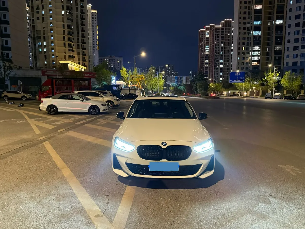 2022 BMW 1 Series 1.5T 140HP L3 7DCT,autocango,china used car exporter,china ev exporter,chinese used car exporter,chinese used ev exporter