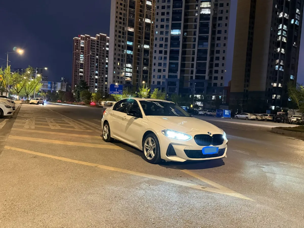 2022 BMW 1 Series 1.5T 140HP L3 7DCT,autocango,china used car exporter,china ev exporter,chinese used car exporter,chinese used ev exporter