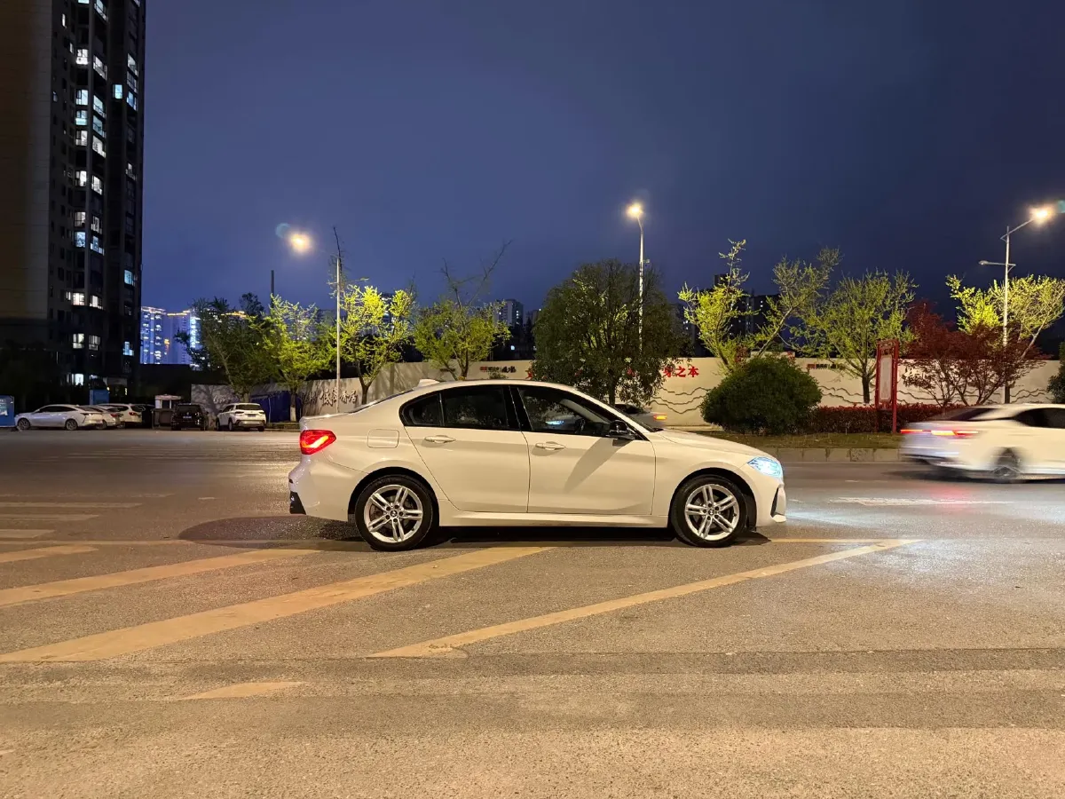 2022 BMW 1 Series 1.5T 140HP L3 7DCT,autocango,china used car exporter,china ev exporter,chinese used car exporter,chinese used ev exporter