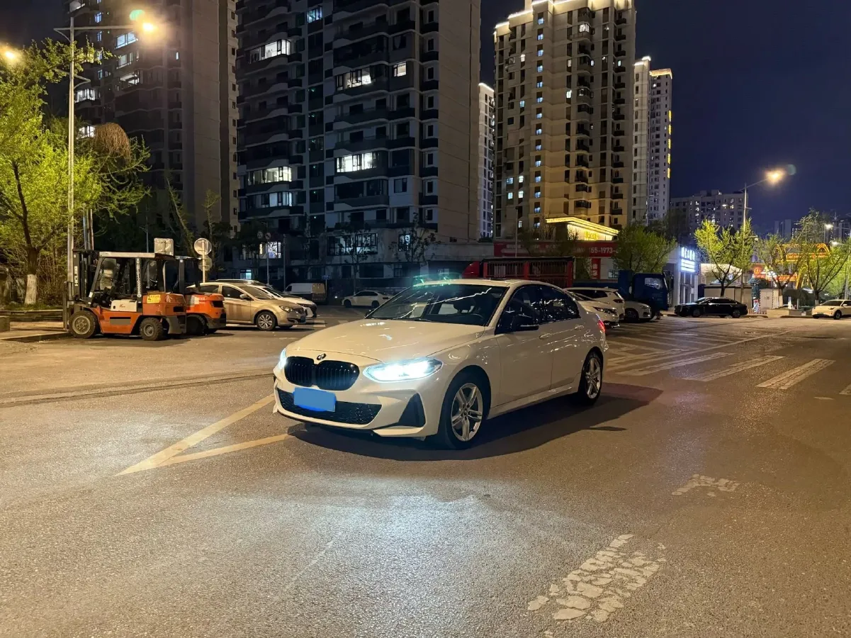 2022 BMW 1 Series 1.5T 140HP L3 7DCT,autocango,china used car exporter,china ev exporter,chinese used car exporter,chinese used ev exporter