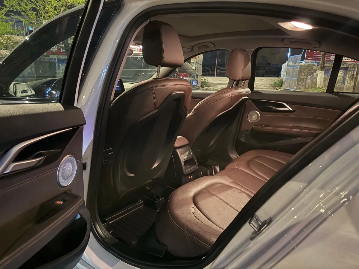 2022 BMW 1 Series 1.5T 140HP L3 7DCT,autocango,china used car exporter,china ev exporter,chinese used car exporter,chinese used ev exporter