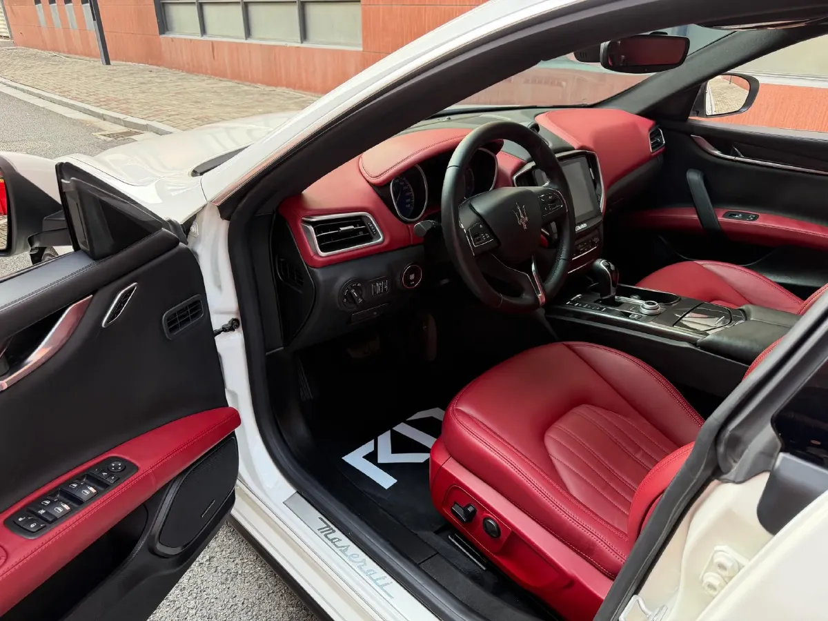 2018 Maserati Ghibli 3.0T 350HP V6 8AT,autocango,china used car exporter,china ev exporter,chinese used car exporter,chinese used ev exporter