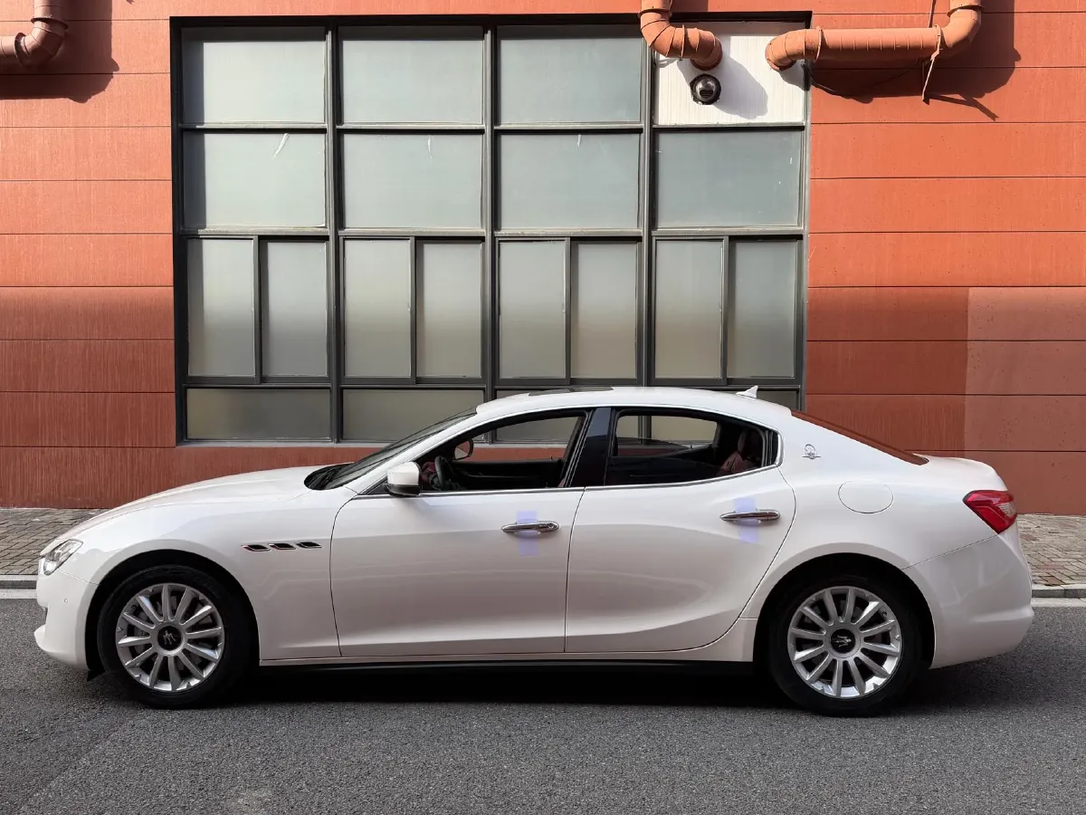 2018 Maserati Ghibli 3.0T 350HP V6 8AT,autocango,china used car exporter,china ev exporter,chinese used car exporter,chinese used ev exporter