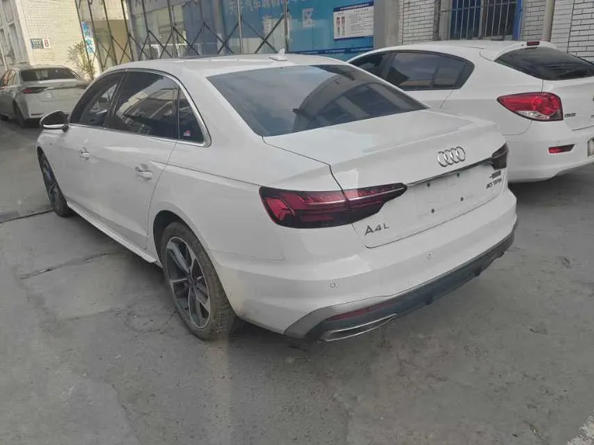 2024 Audi A4L 2.0T 190HP L4 7DCT,autocango,china used car exporter,china ev exporter,chinese used car exporter,chinese used ev exporter