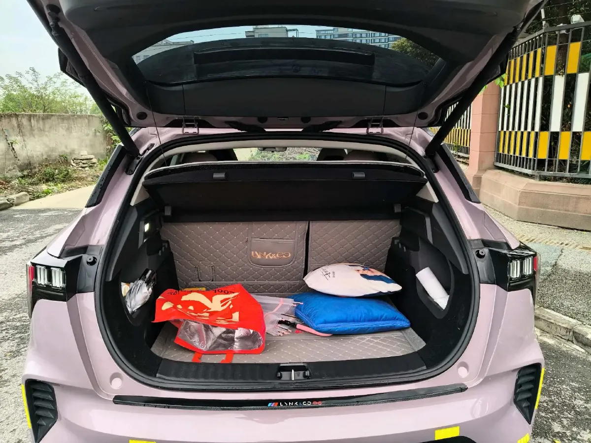 2023 LYNK&CO 03 1.5T 181HP L4 7DCT,autocango,china used car exporter,china ev exporter,chinese used car exporter,chinese used ev exporter