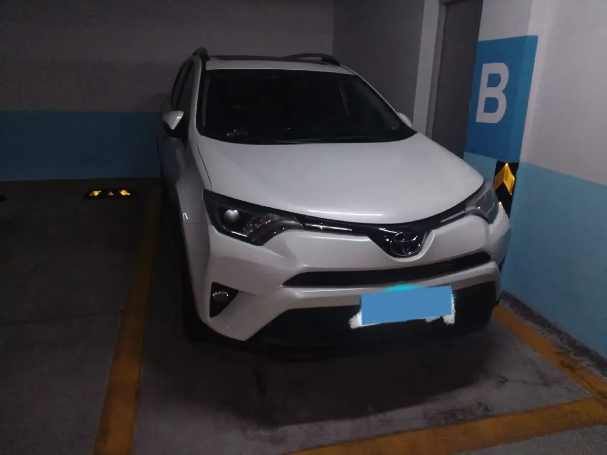 2018 Toyota RAV4 2.0L 151HP L4 CVT,autocango,china used car exporter,china ev exporter,chinese used car exporter,chinese used ev exporter