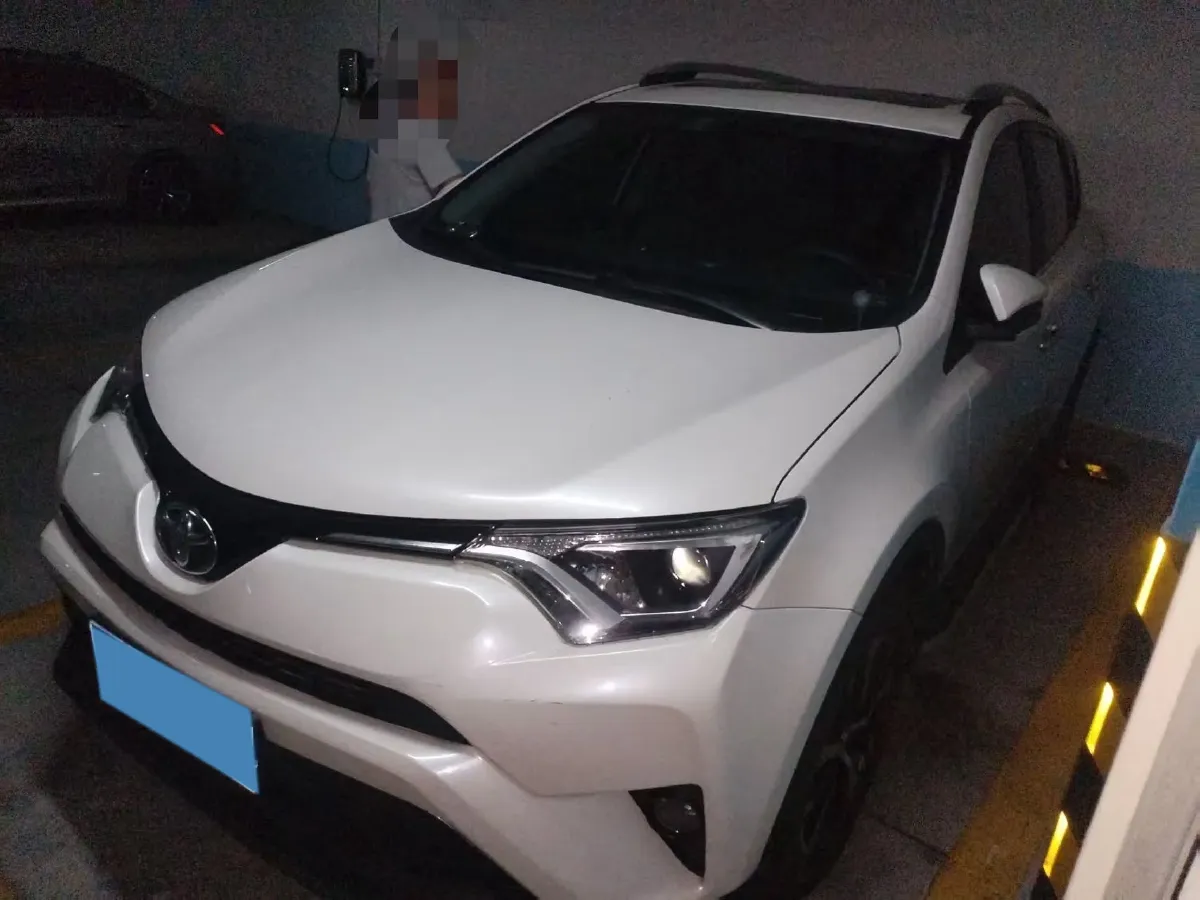 2018 Toyota RAV4 2.0L 151HP L4 CVT,autocango,china used car exporter,china ev exporter,chinese used car exporter,chinese used ev exporter