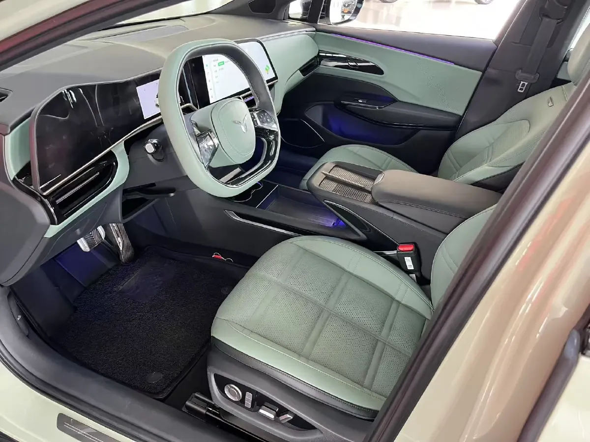 2024 HongQi EH7 BEV 85KWH,autocango,china used car exporter,china ev exporter,chinese used car exporter,chinese used ev exporter