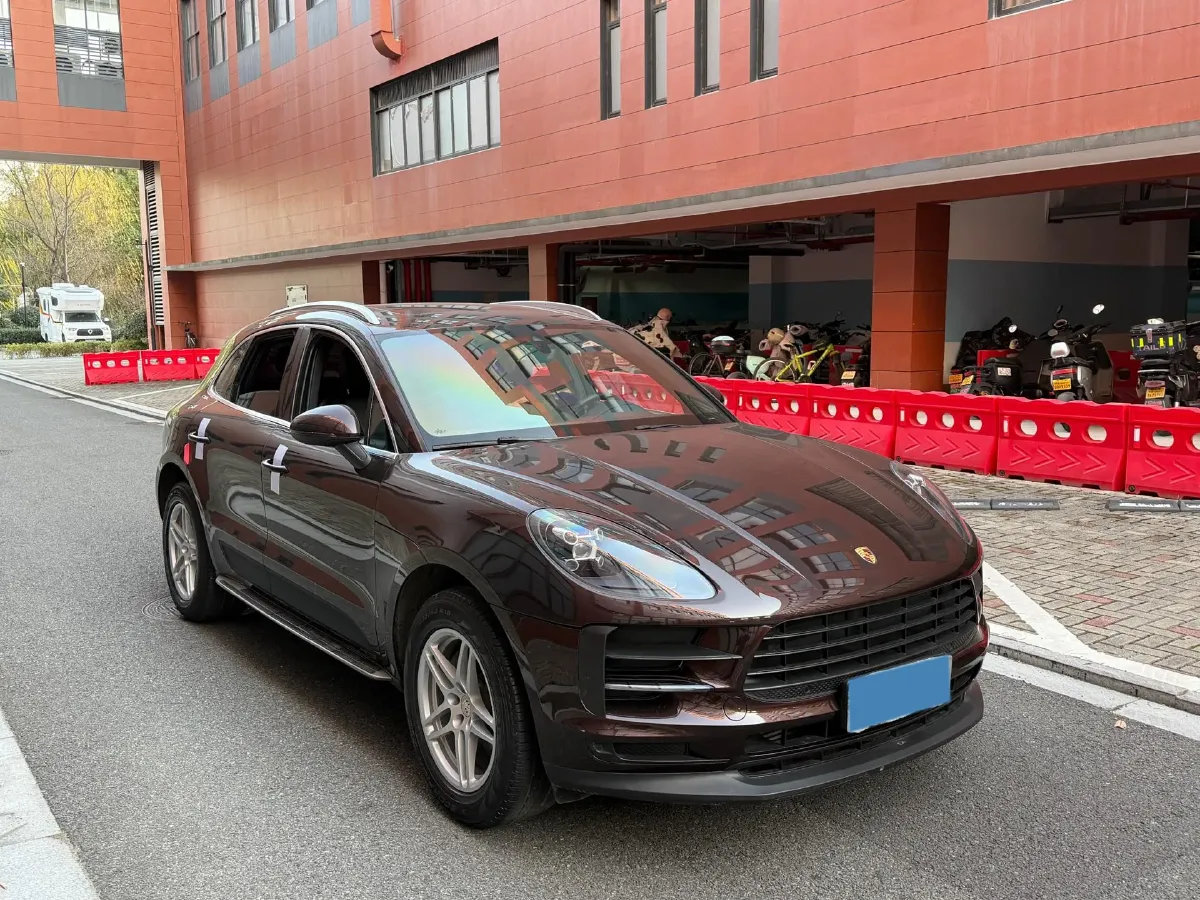 2018 Porsche Macan 2.0T 252HP L4 7DCT,autocango,china used car exporter,china ev exporter,chinese used car exporter,chinese used ev exporter