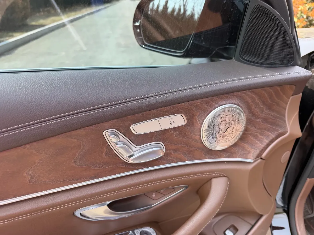 2022 Mercedes-Benz E Class 2.0T 197HP L4 9AT,autocango,china used car exporter,china ev exporter,chinese used car exporter,chinese used ev exporter