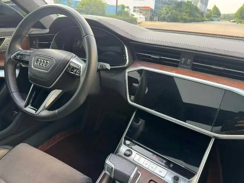 2023 Audi A6L 2.0T 245HP L4 7DCT,autocango,china used car exporter,china ev exporter,chinese used car exporter,chinese used ev exporter