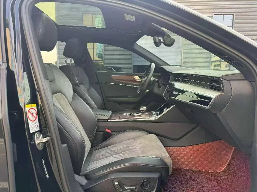 2023 Audi A6L 2.0T 245HP L4 7DCT,autocango,china used car exporter,china ev exporter,chinese used car exporter,chinese used ev exporter