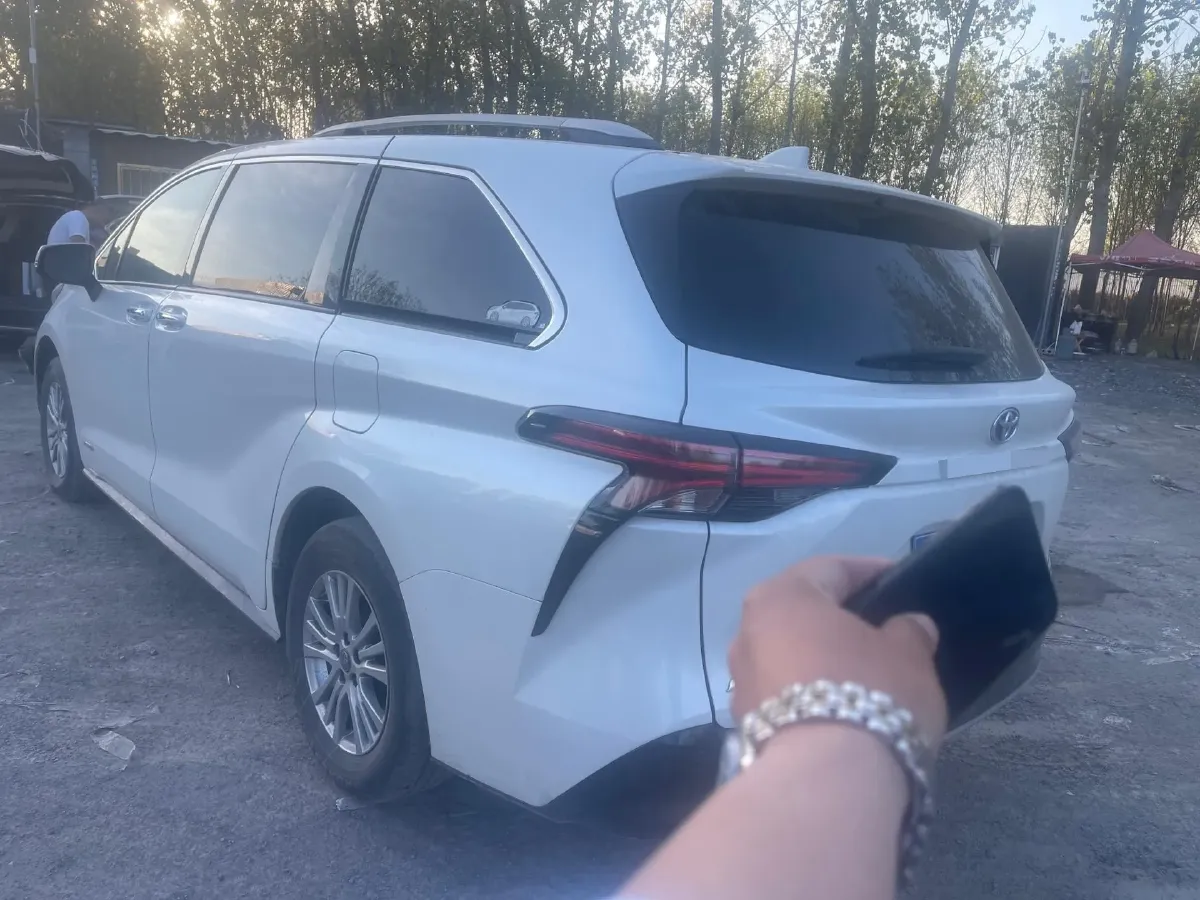 2021 Toyota Sienna 2.5L 192HP L4 E-CVT Hybrid,autocango,china used car exporter,china ev exporter,chinese used car exporter,chinese used ev exporter