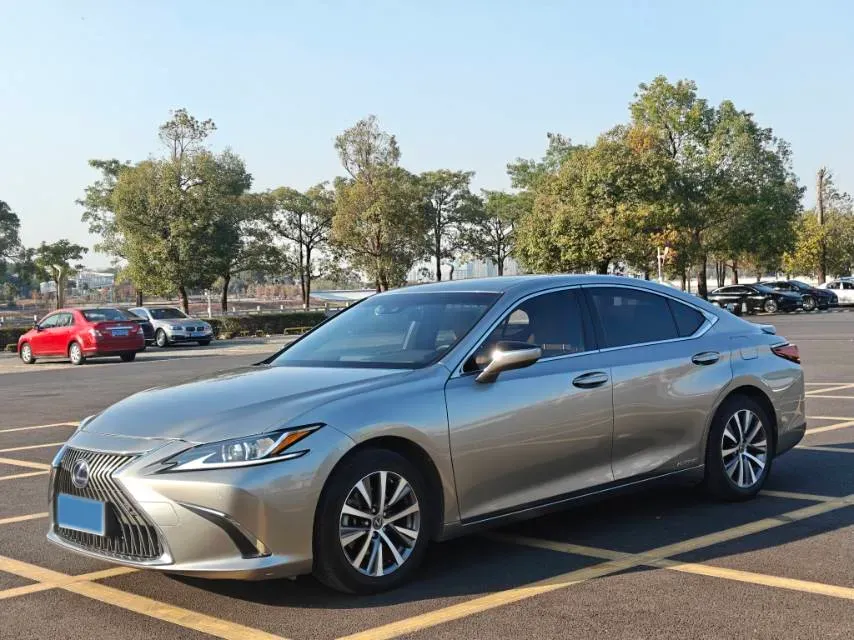 2020 Lexus ES 2.5L 178HP L4 E-CVT Hybrid,autocango,china used car exporter,china ev exporter,chinese used car exporter,chinese used ev exporter
