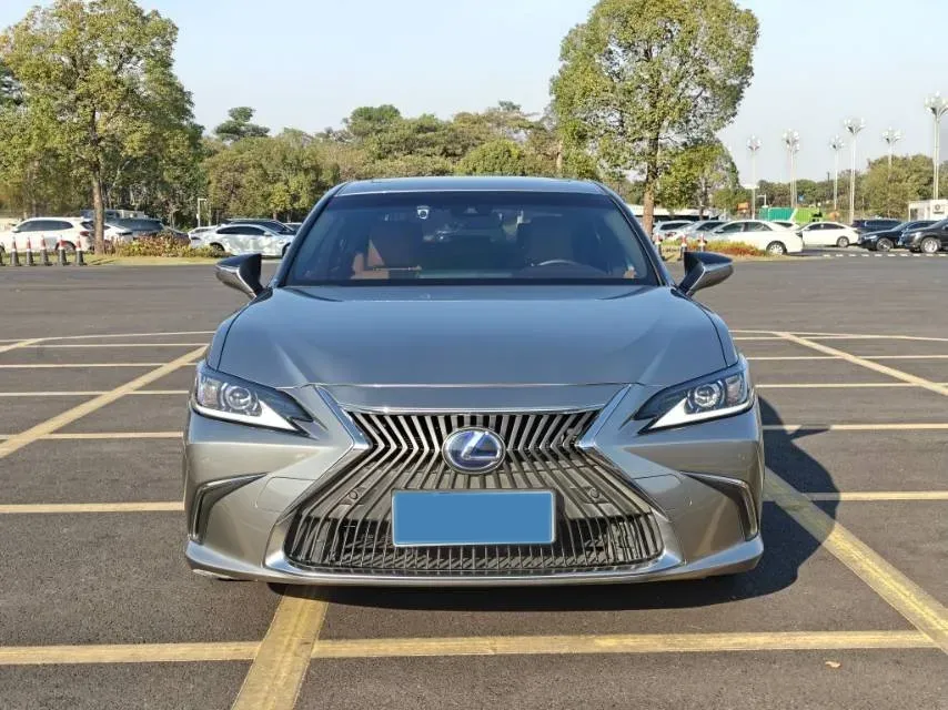 2020 Lexus ES 2.5L 178HP L4 E-CVT Hybrid,autocango,china used car exporter,china ev exporter,chinese used car exporter,chinese used ev exporter