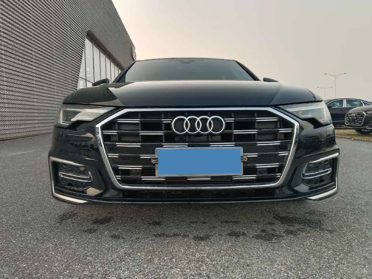 2023 Audi A6L 2.0T 190HP L4 7DCT,autocango,china used car exporter,china ev exporter,chinese used car exporter,chinese used ev exporter