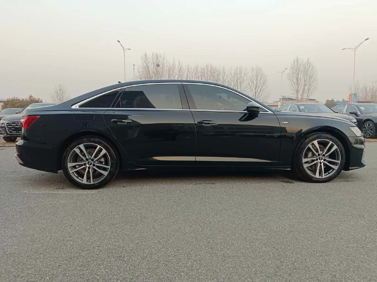 2023 Audi A6L 2.0T 190HP L4 7DCT,autocango,china used car exporter,china ev exporter,chinese used car exporter,chinese used ev exporter