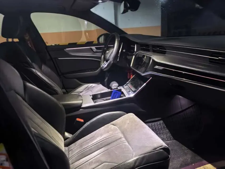 2021 Audi A6L 2.0T 190HP L4 7DCT,autocango,china used car exporter,china ev exporter,chinese used car exporter,chinese used ev exporter