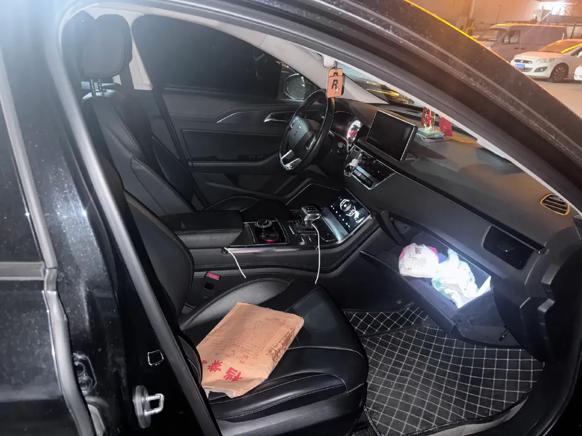 2022 HongQi H5 1.8T 197HP L4 6AT,autocango,china used car exporter,china ev exporter,chinese used car exporter,chinese used ev exporter