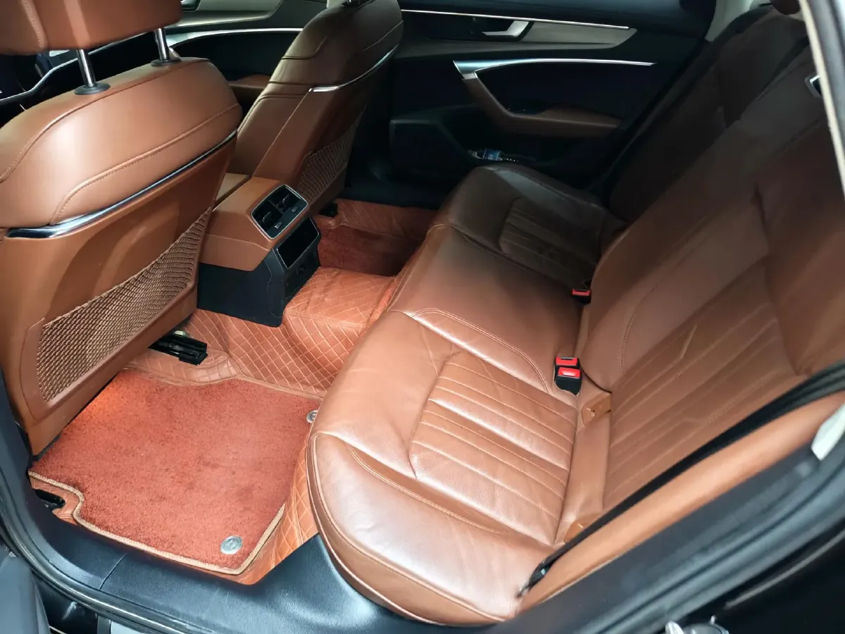 2022 Audi A6L 2.0T 224HP L4 7DCT,autocango,china used car exporter,china ev exporter,chinese used car exporter,chinese used ev exporter