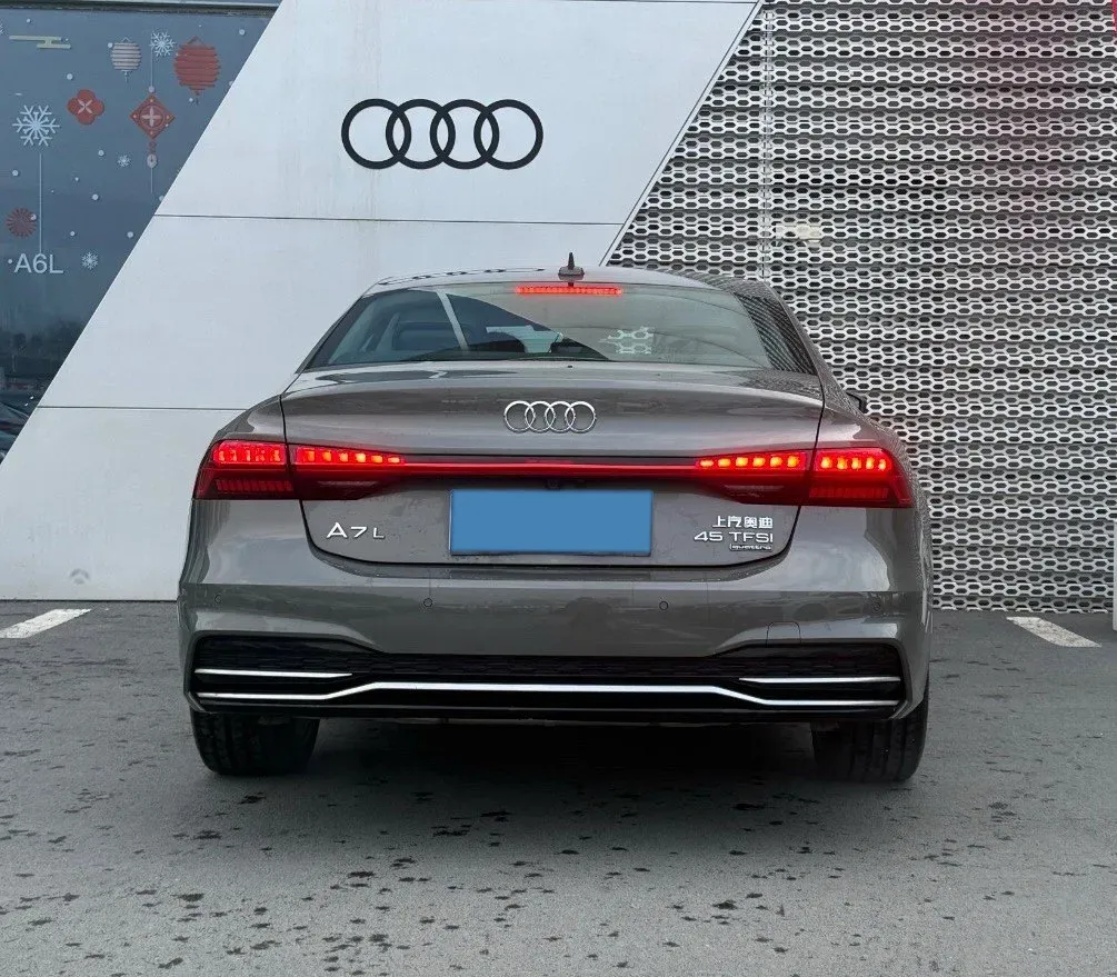 2024 Audi A7L 2.0T 245HP L4 7DCT,autocango,china used car exporter,china ev exporter,chinese used car exporter,chinese used ev exporter