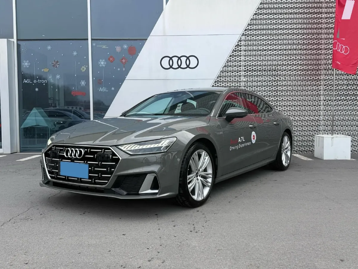 2024 Audi A7L 2.0T 245HP L4 7DCT,autocango,china used car exporter,china ev exporter,chinese used car exporter,chinese used ev exporter