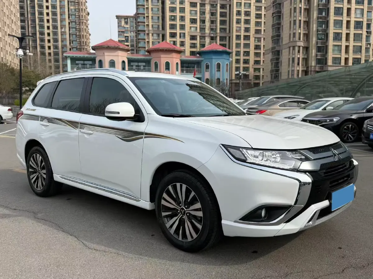 2021 Mitsubishi Outlander 2.0L 166HP L4 CVT,autocango,china used car exporter,china ev exporter,chinese used car exporter,chinese used ev exporter