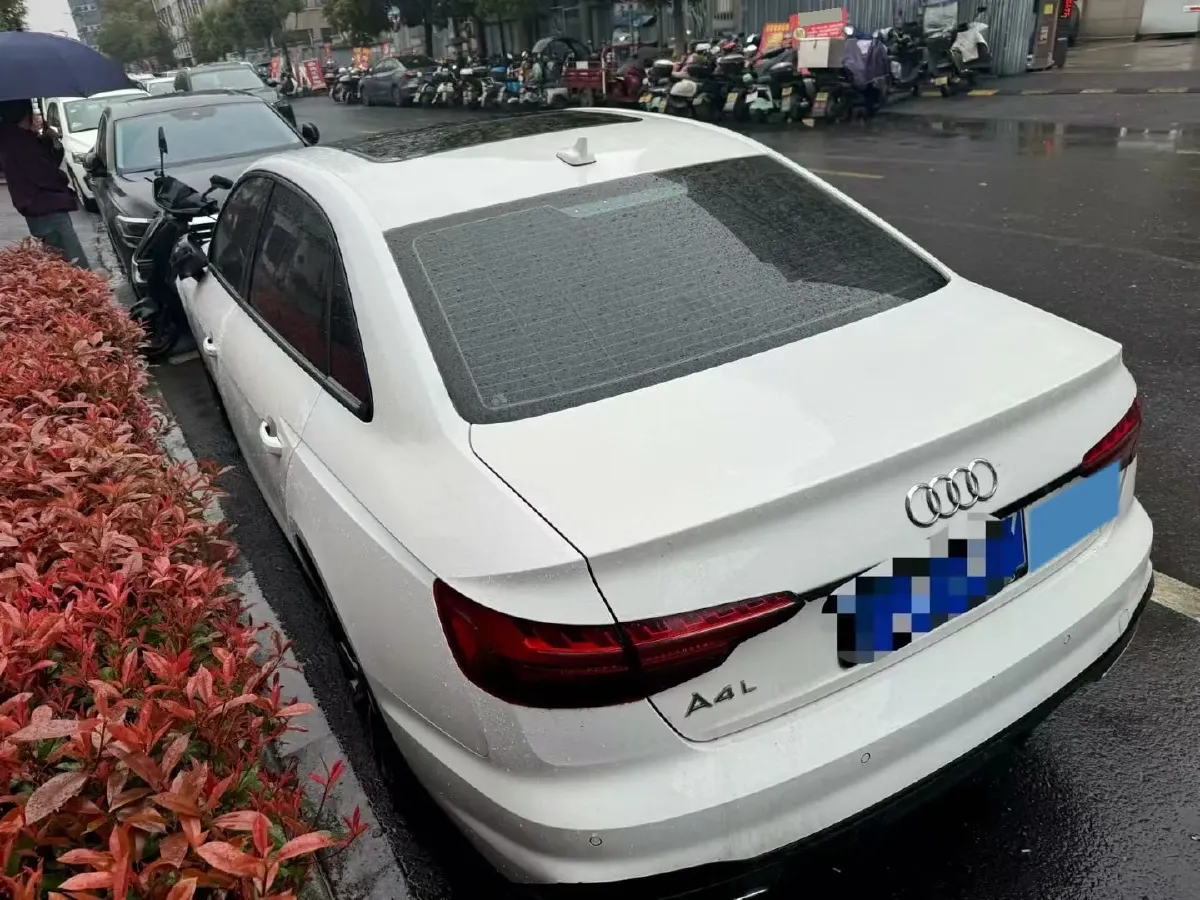 2023 Audi A4L 2.0T 190HP L4 7DCT,autocango,china used car exporter,china ev exporter,chinese used car exporter,chinese used ev exporter