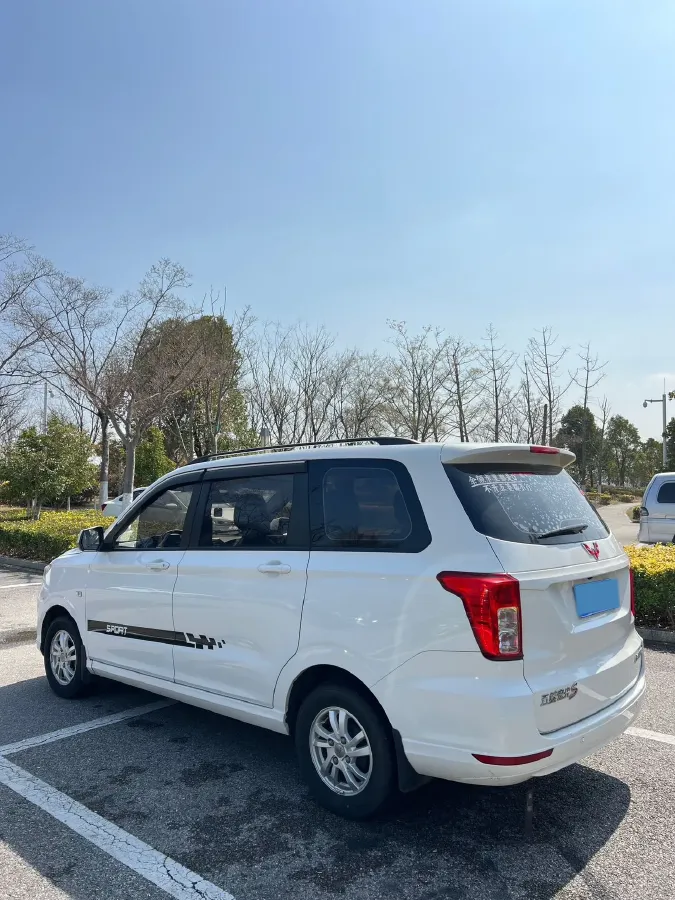 2018 WuLing HongGuang 1.5L 105HP L4 5MT,autocango,china used car exporter,china ev exporter,chinese used car exporter,chinese used ev exporter