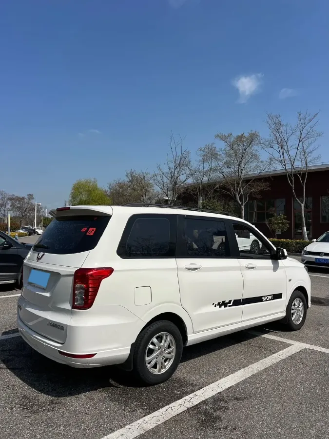 2018 WuLing HongGuang 1.5L 105HP L4 5MT,autocango,china used car exporter,china ev exporter,chinese used car exporter,chinese used ev exporter