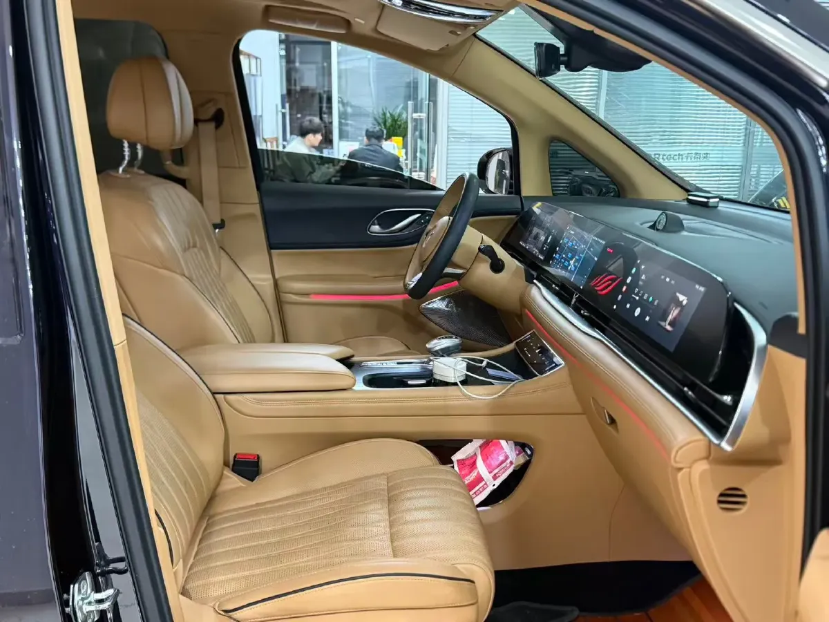 2022 Voyah Dream 1.5T 136HP L4 PHEV 25.57KWH,autocango,china used car exporter,china ev exporter,chinese used car exporter,chinese used ev exporter