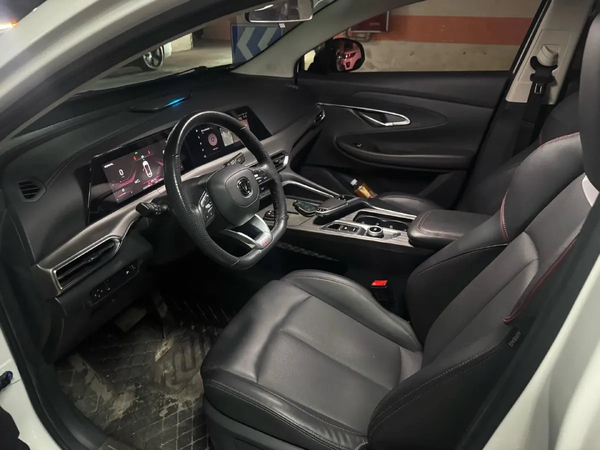 2020 ChangAn UNI-T 1.5T 180HP L4 7DCT,autocango,china used car exporter,china ev exporter,chinese used car exporter,chinese used ev exporter