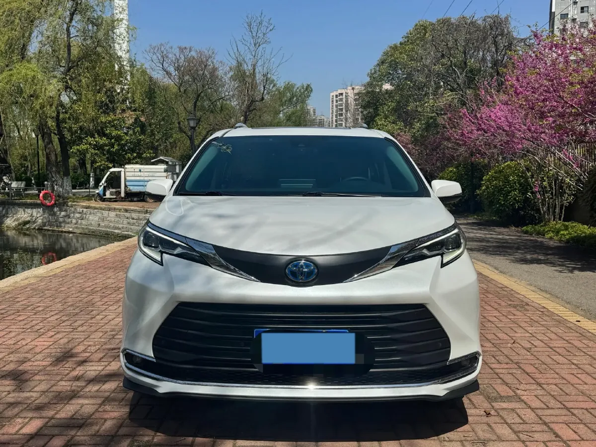 2023 Toyota Sienna 2.5L 189HP L4 E-CVT Hybrid,autocango,china used car exporter,china ev exporter,chinese used car exporter,chinese used ev exporter