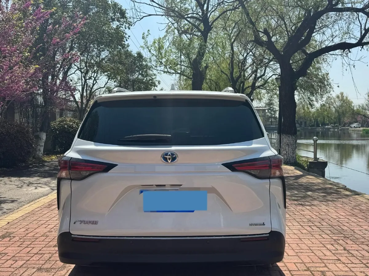 2023 Toyota Sienna 2.5L 189HP L4 E-CVT Hybrid,autocango,china used car exporter,china ev exporter,chinese used car exporter,chinese used ev exporter