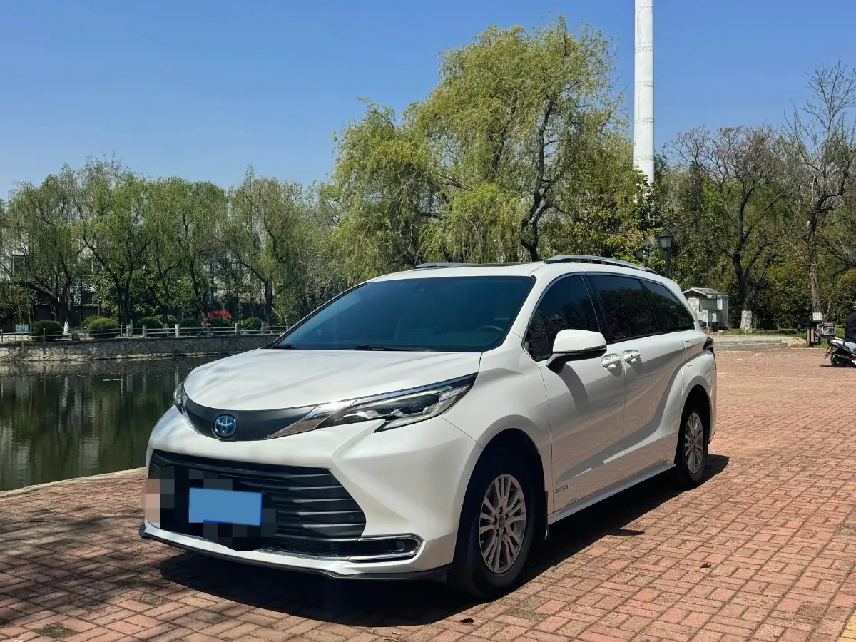 2023 Toyota Sienna 2.5L 189HP L4 E-CVT Hybrid,autocango,china used car exporter,china ev exporter,chinese used car exporter,chinese used ev exporter