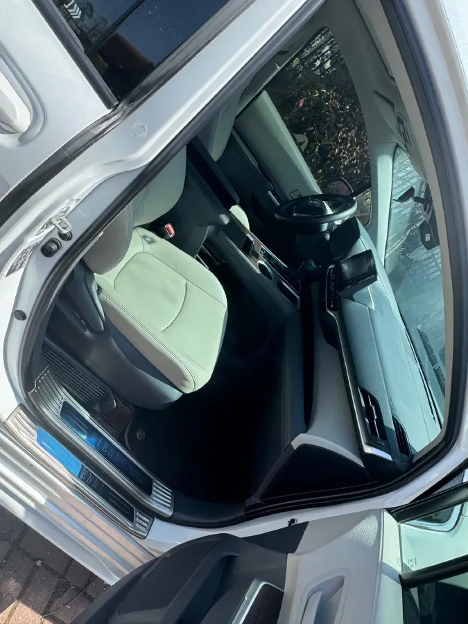 2023 Toyota Sienna 2.5L 189HP L4 E-CVT Hybrid,autocango,china used car exporter,china ev exporter,chinese used car exporter,chinese used ev exporter