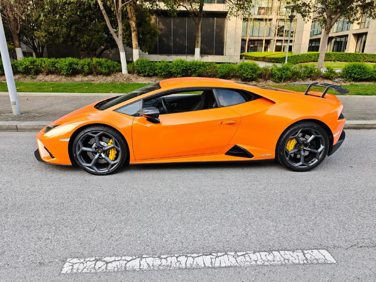 2020 Lamborghini Huracán 5.2L 611HP V10 7DCT,autocango,china used car exporter,china ev exporter,chinese used car exporter,chinese used ev exporter