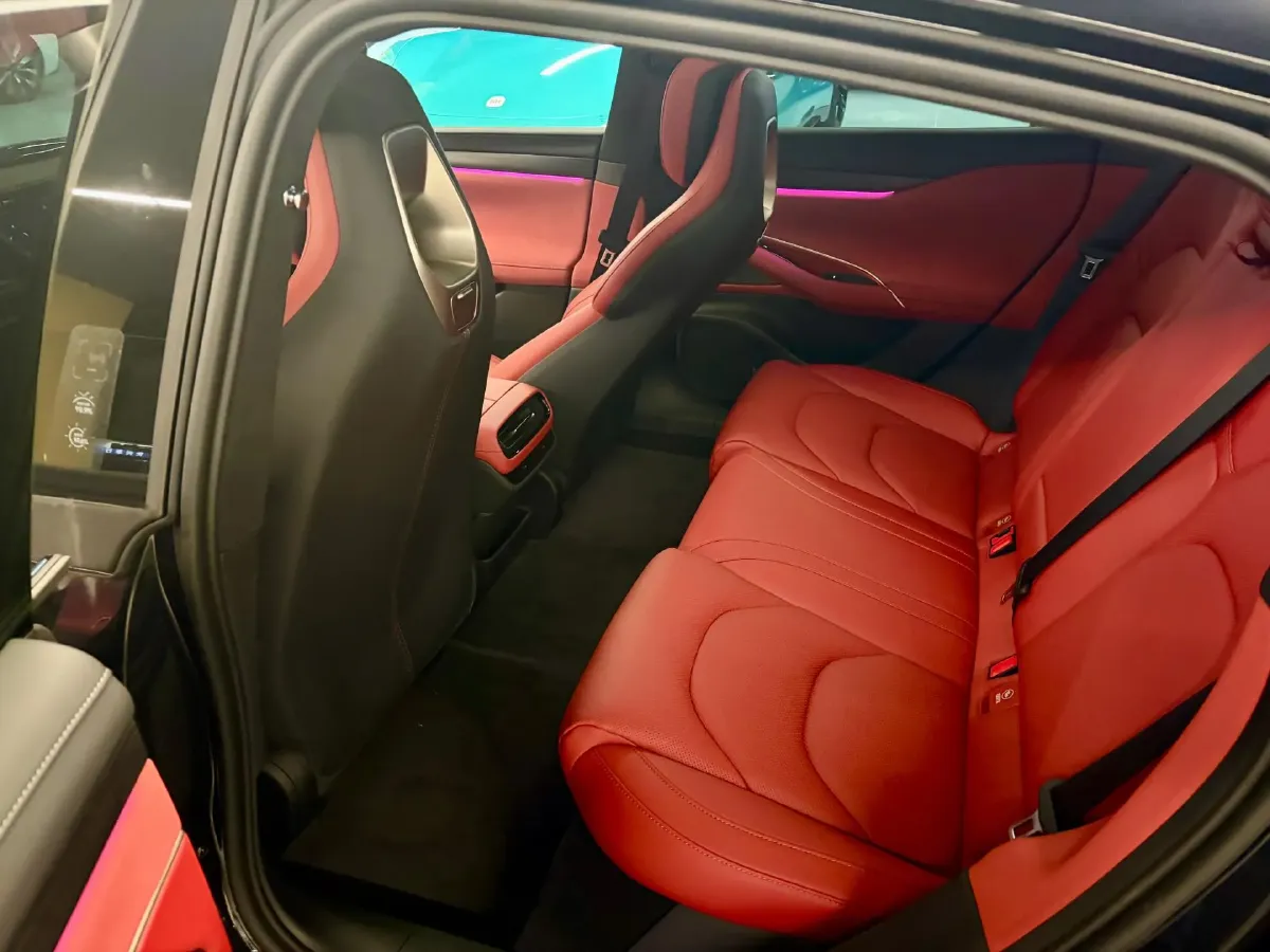 2024 MI SU7 BEV 101KWH,autocango,china used car exporter,china ev exporter,chinese used car exporter,chinese used ev exporter