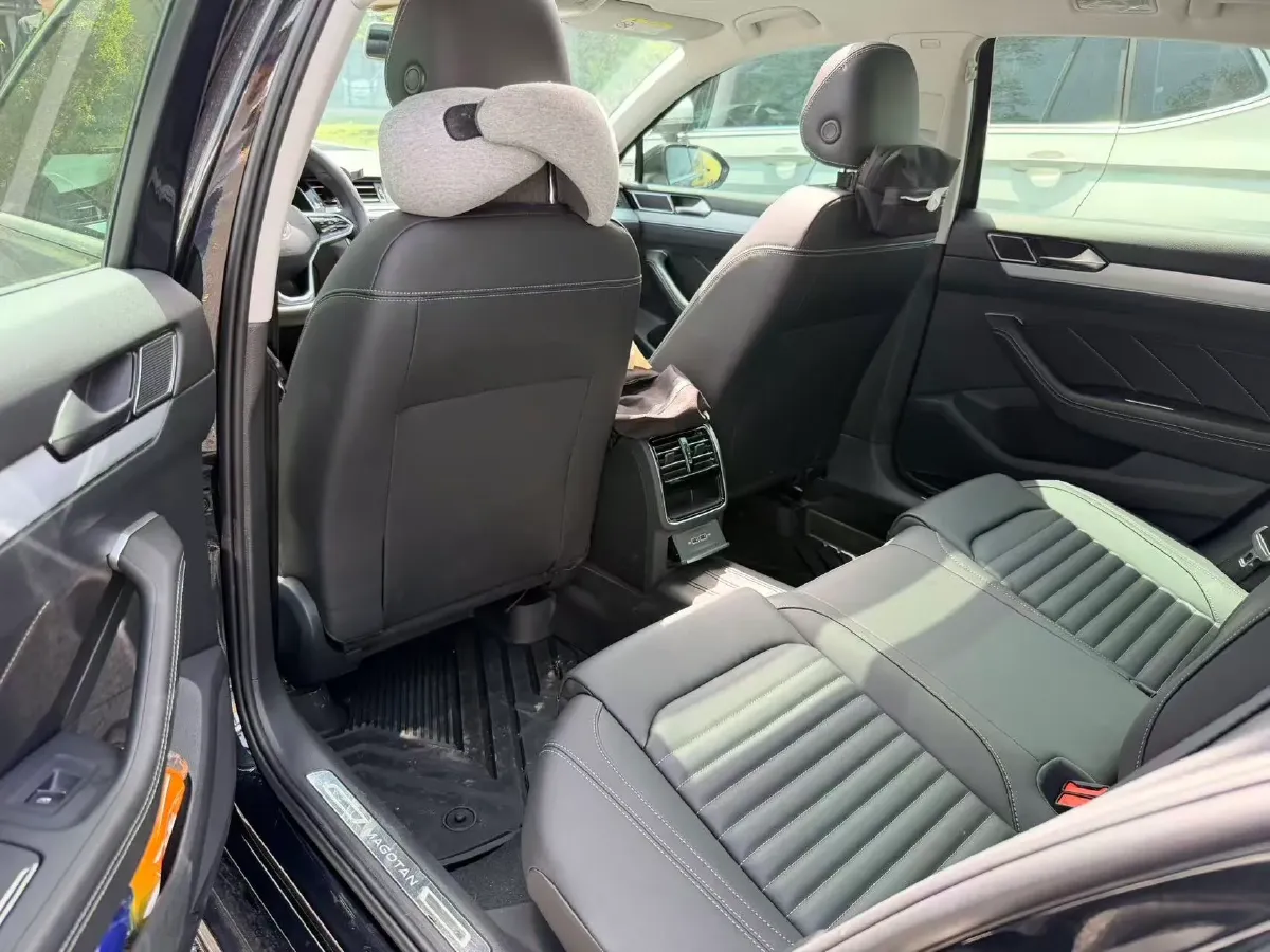 2023 Volkswagen Magotan 1.4T 150HP L4 7DCT,autocango,china used car exporter,china ev exporter,chinese used car exporter,chinese used ev exporter